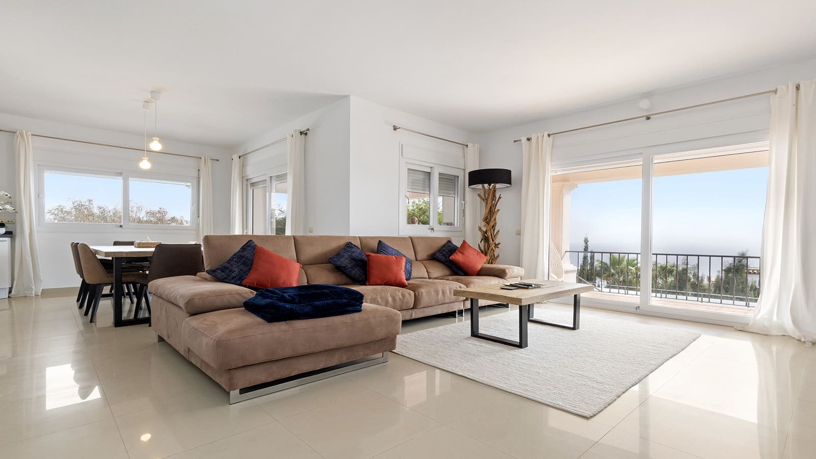 4 quarto Moradia para venda em Manilva com piscina - 1 450 000 € (Ref: 9823311)