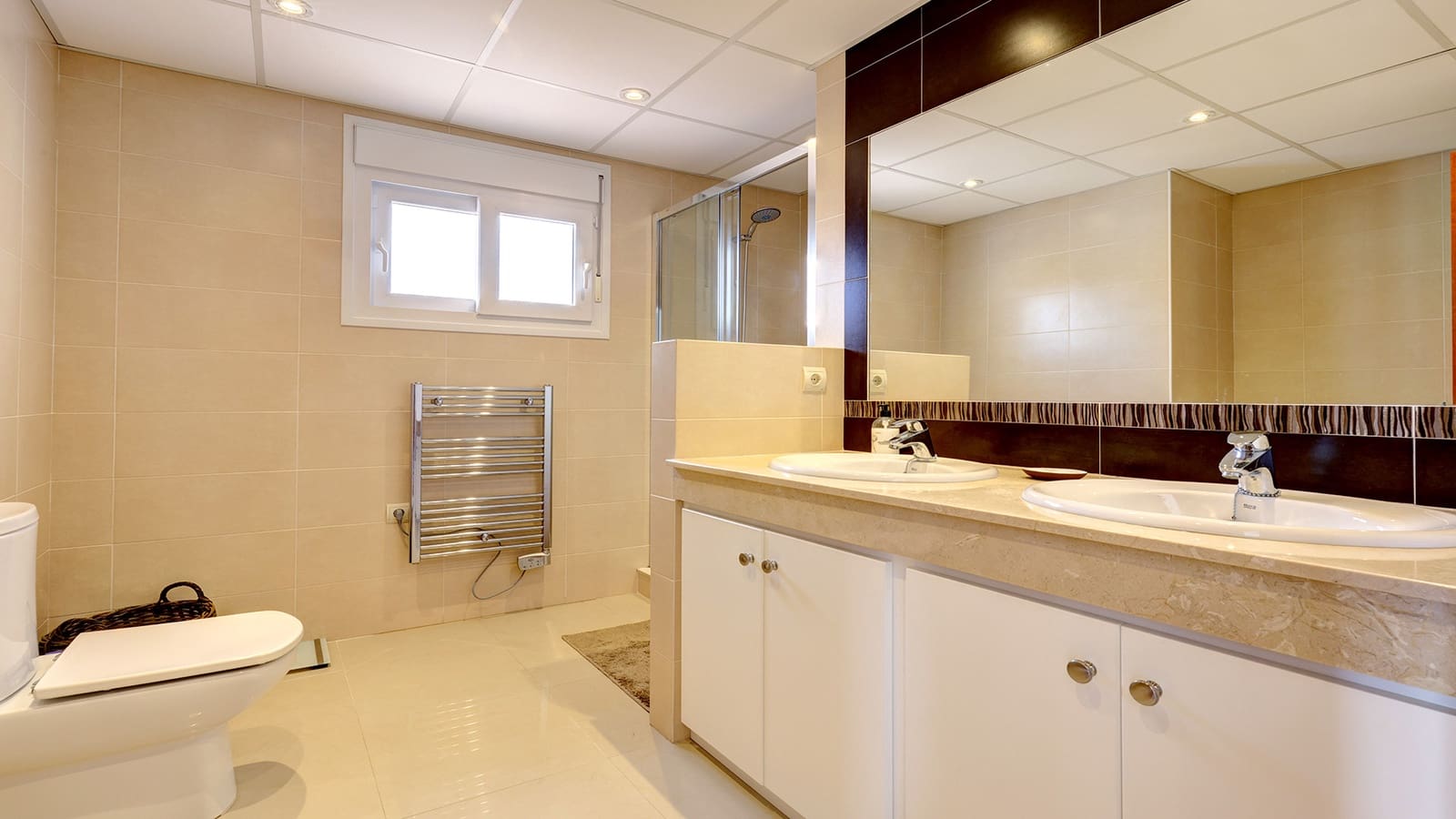 4 quarto Moradia para venda em Manilva com piscina - 1 450 000 € (Ref: 9823311)