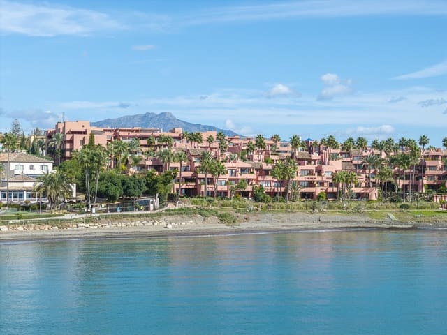3 bedroom Apartment for sale in Centro, Estepona with pool - € 1,995,000 (Ref: 9823312)