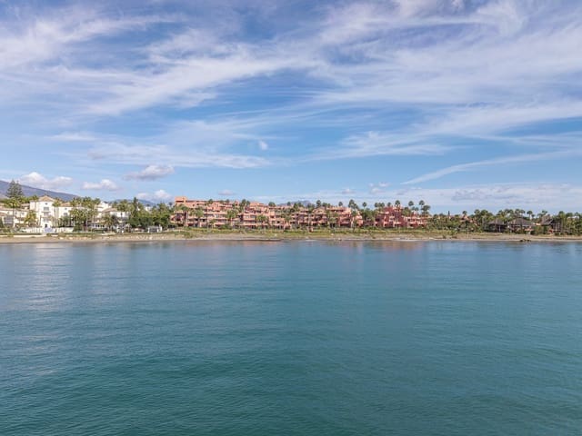 3 bedroom Apartment for sale in Centro, Estepona with pool - € 1,995,000 (Ref: 9823312)
