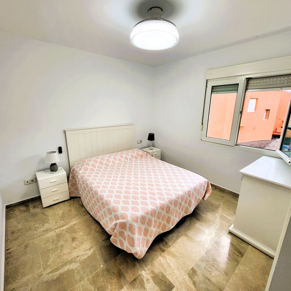 4 soveværelse Semi-Rækkehus til salg i Manilva med swimmingpool - € 495.000 (Ref: 9823313)