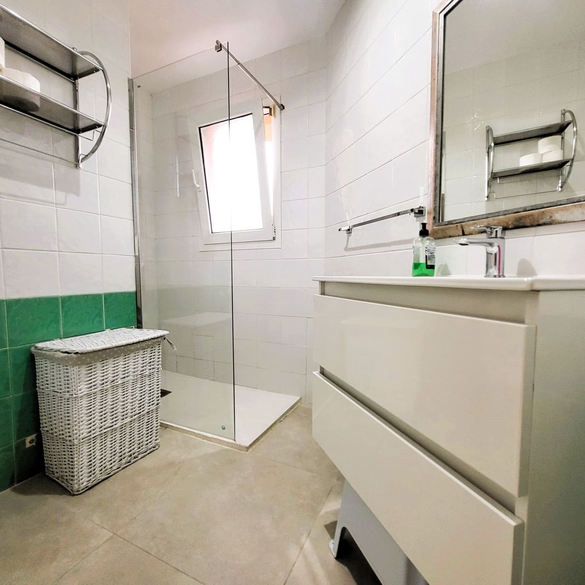 4 soveværelse Semi-Rækkehus til salg i Manilva med swimmingpool - € 495.000 (Ref: 9823313)