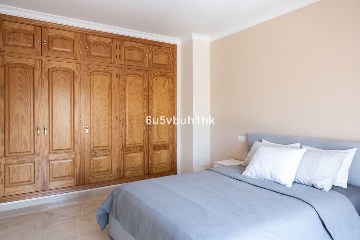 5 bedroom Townhouse for sale in San Pedro de Alcantara - € 695,000 (Ref: 9823314)