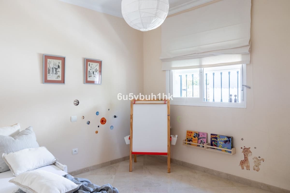 5 bedroom Townhouse for sale in San Pedro de Alcantara - € 695,000 (Ref: 9823314)