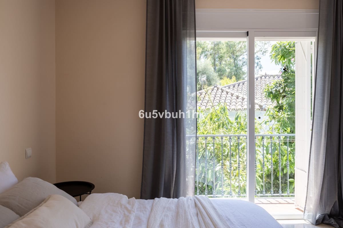 5 bedroom Townhouse for sale in San Pedro de Alcantara - € 695,000 (Ref: 9823314)