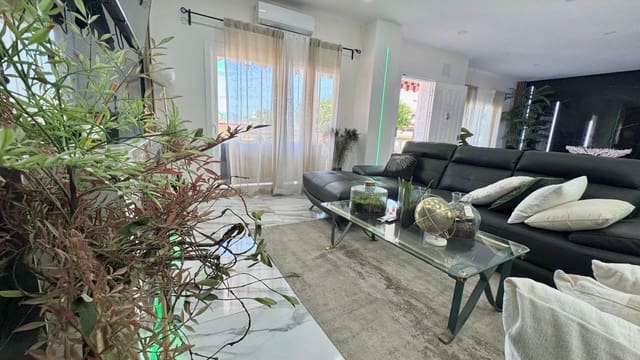 5 soverom Villa til salgs i Alhaurín de la Torre med svømmebasseng garasje - € 775 000 (Ref: 9823315)