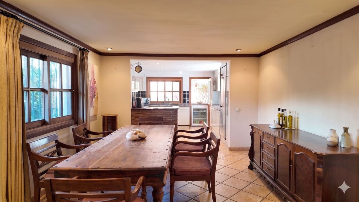 3 bedroom Villa for sale in Cancelada - € 799,000 (Ref: 9823316)