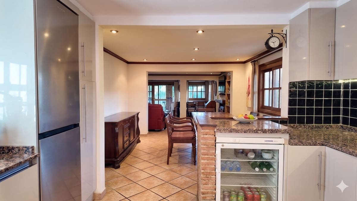 3 bedroom Villa for sale in Cancelada - € 799,000 (Ref: 9823316)