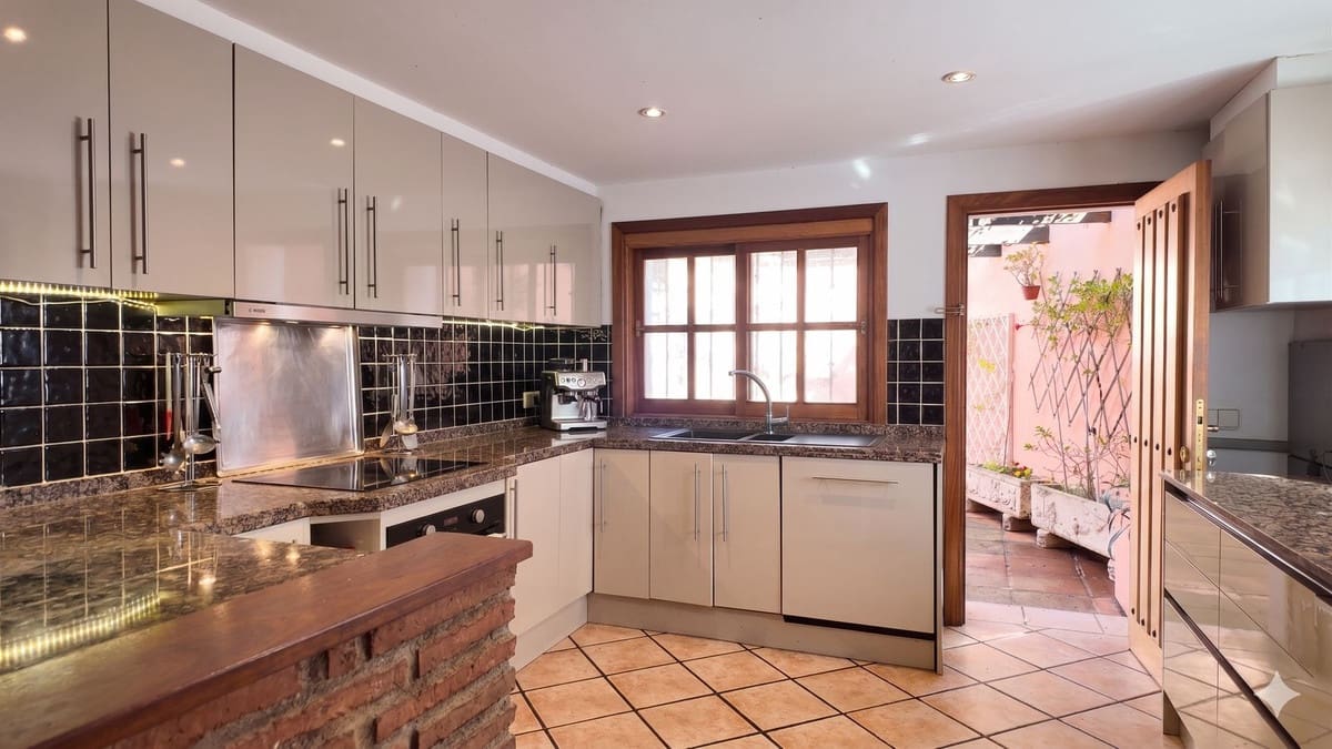 3 bedroom Villa for sale in Cancelada - € 799,000 (Ref: 9823316)