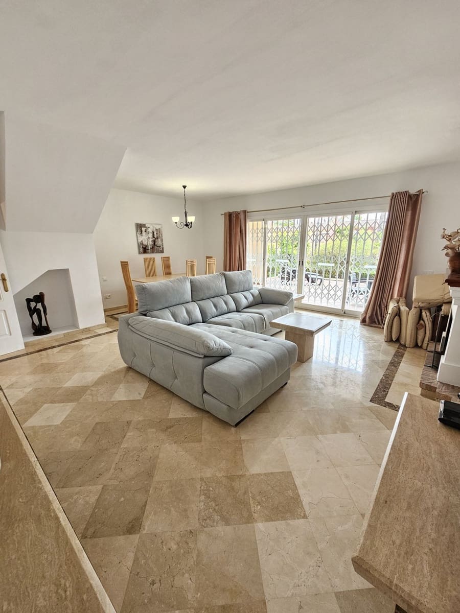 3 slaapkamer Huis te koop in Golden Mile met zwembad - € 895.000 (Ref: 9823320)