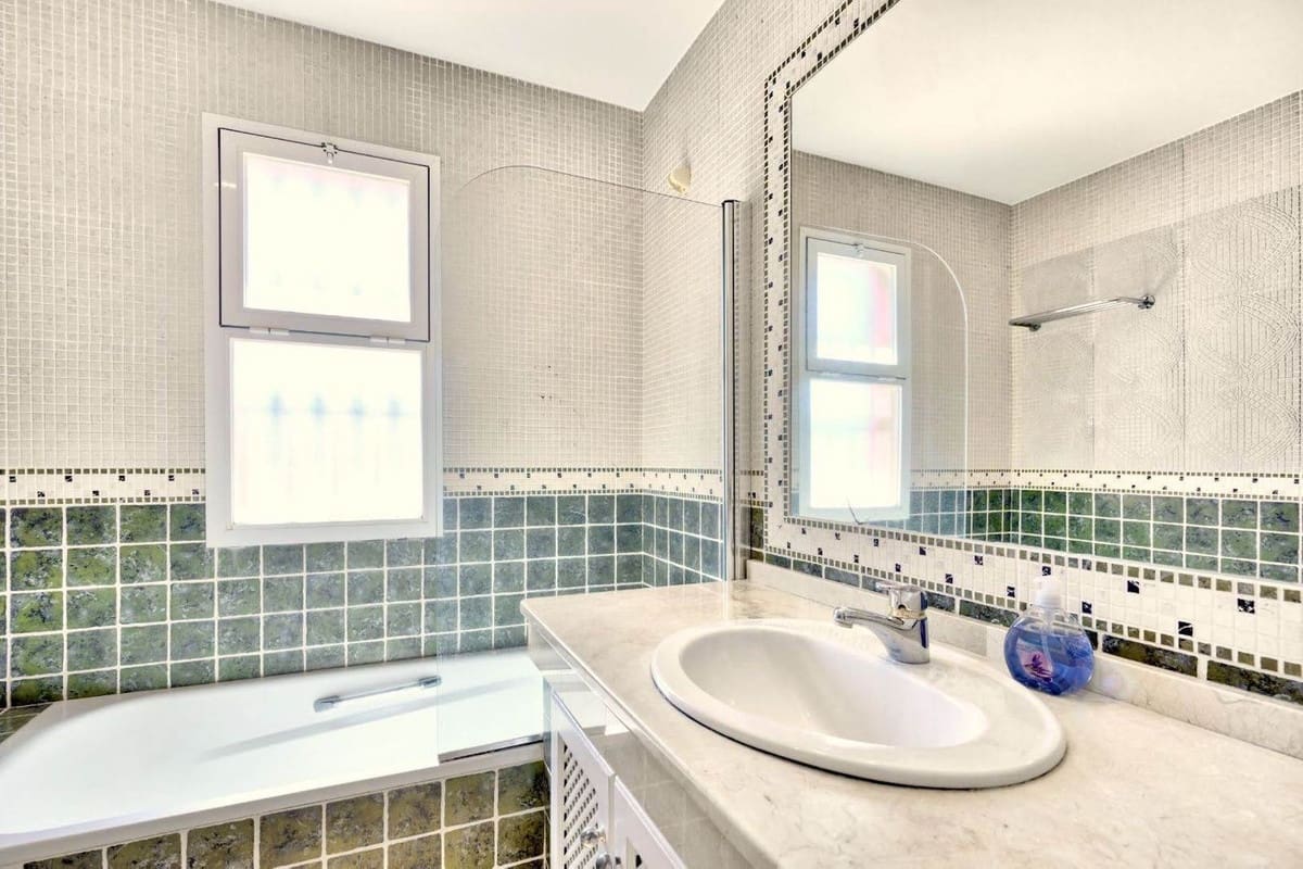 3 slaapkamer Huis te koop in Golden Mile met zwembad - € 895.000 (Ref: 9823320)