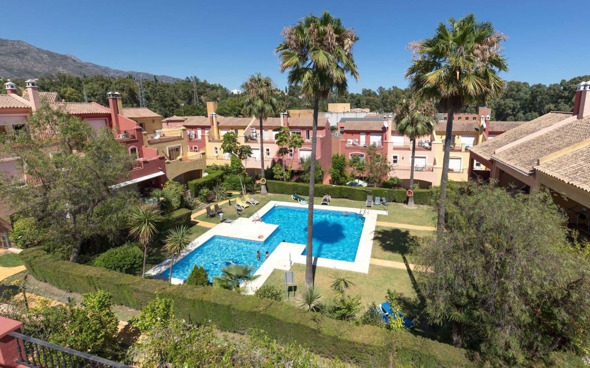 3 slaapkamer Huis te koop in Golden Mile met zwembad - € 895.000 (Ref: 9823320)