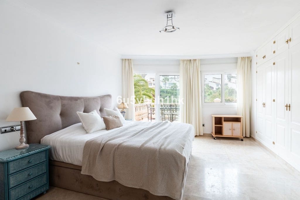 3 chambre Villa/Maison à vendre à Calahonda avec piscine - 995 000 € (Ref: 9823321)