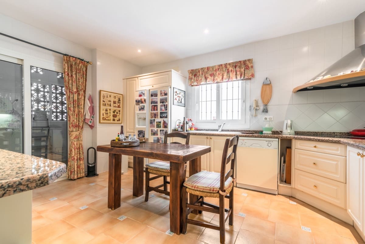 3 camera da letto Casa in vendita in Nueva Andalucia con piscina garage - 1.150.000 € (Rif: 9823322)