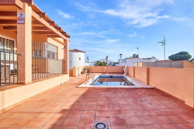 Chalet de 2 habitaciones en El Faro, Mijas en venta con piscina garaje - 550.000 € (Ref: 9823328)