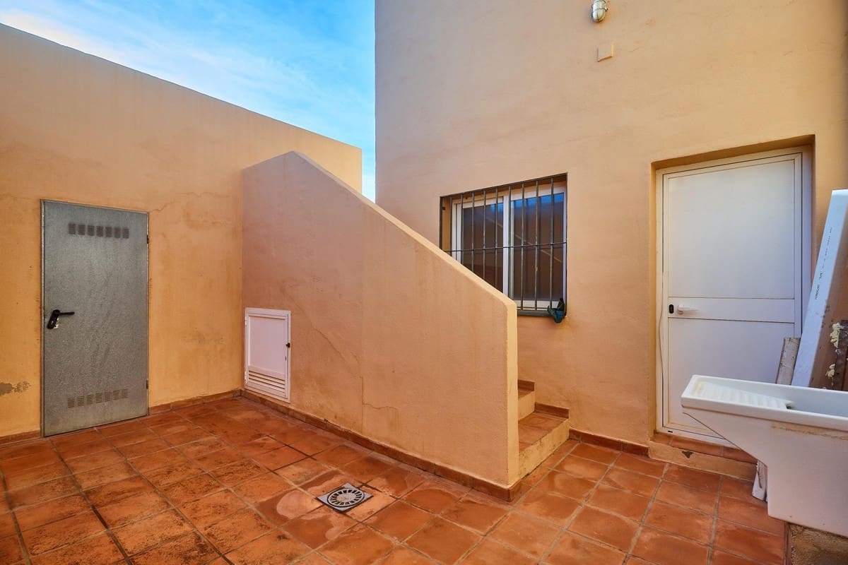 Chalet de 2 habitaciones en El Faro en venta con piscina garaje - 550.000 € (Ref: 9823328)