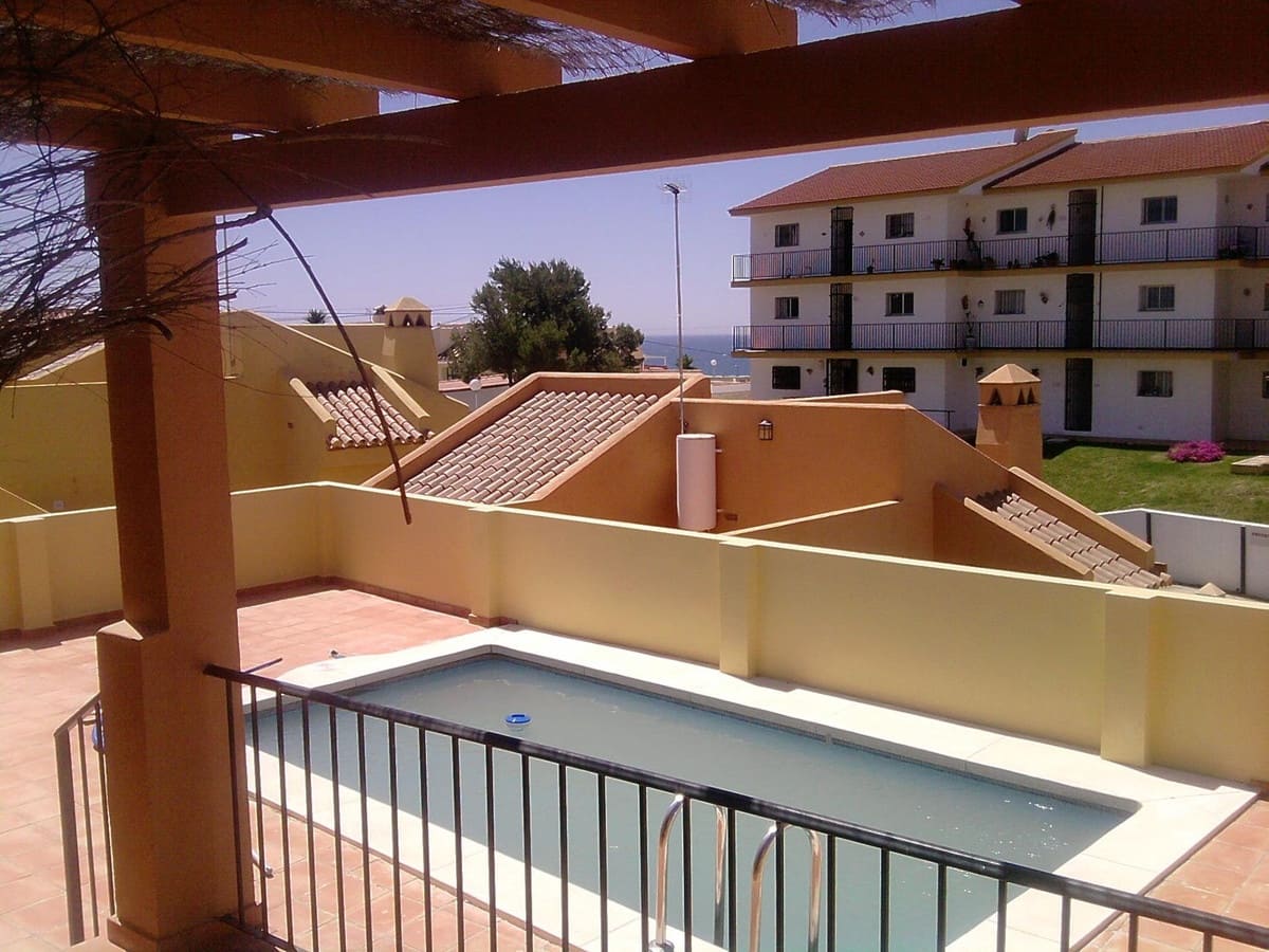 Chalet de 2 habitaciones en El Faro en venta con piscina garaje - 550.000 € (Ref: 9823328)