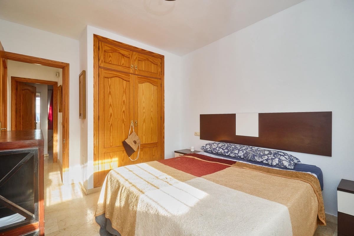 Chalet de 2 habitaciones en El Faro en venta con piscina garaje - 550.000 € (Ref: 9823328)