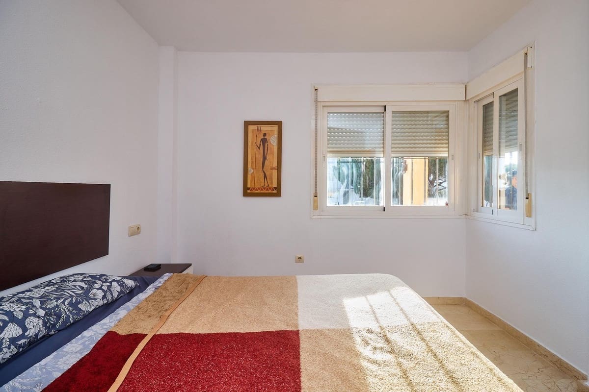 Chalet de 2 habitaciones en El Faro en venta con piscina garaje - 550.000 € (Ref: 9823328)