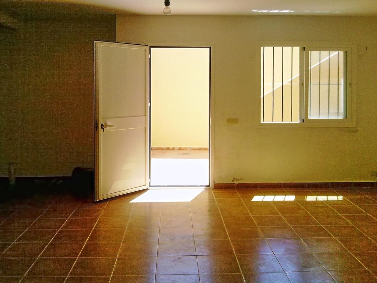 Chalet de 2 habitaciones en El Faro en venta con piscina garaje - 550.000 € (Ref: 9823328)