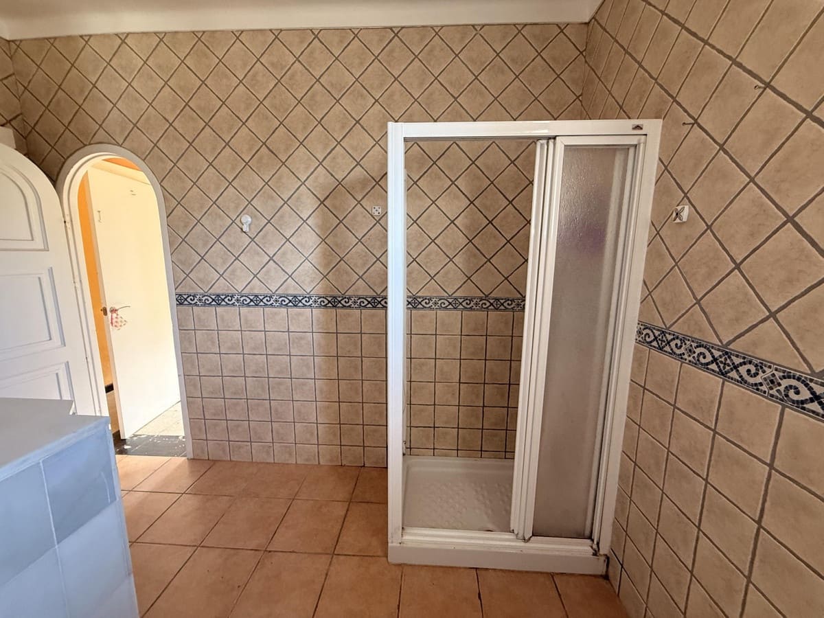 Chalet de 4 habitaciones en Alhaurín de la Torre en venta con piscina - 695.000 € (Ref: 9823330)