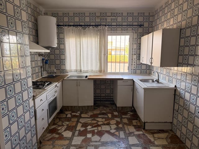 4 makuuhuone Huvila myytävänä paikassa Alhaurín de la Torre mukana uima-altaan - 695 000 € (Ref: 9823330)