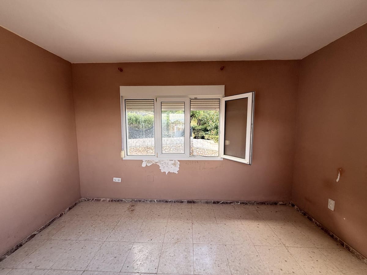 Chalet de 4 habitaciones en Alhaurín de la Torre en venta con piscina - 695.000 € (Ref: 9823330)