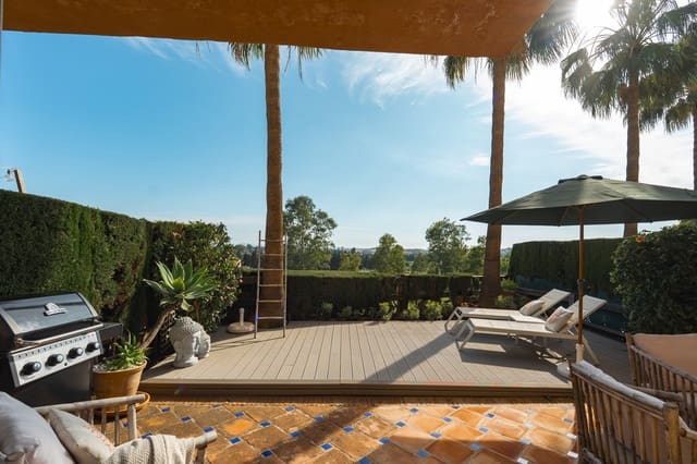 4 quarto Casa em Banda para venda em La Dama de Noche - La Alzambra, Marbella com piscina - 695 000 € (Ref: 9823331)