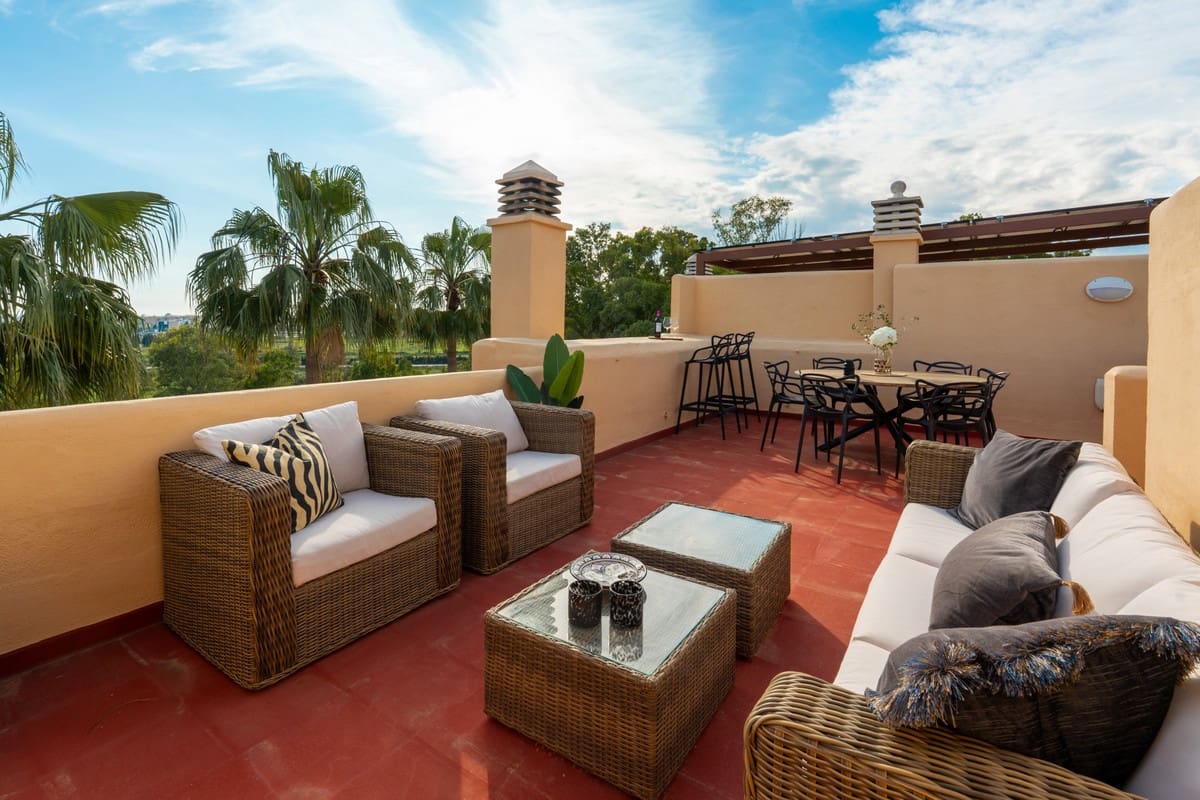 4 quarto Casa em Banda para venda em Nueva Andalucia com piscina - 695 000 € (Ref: 9823331)