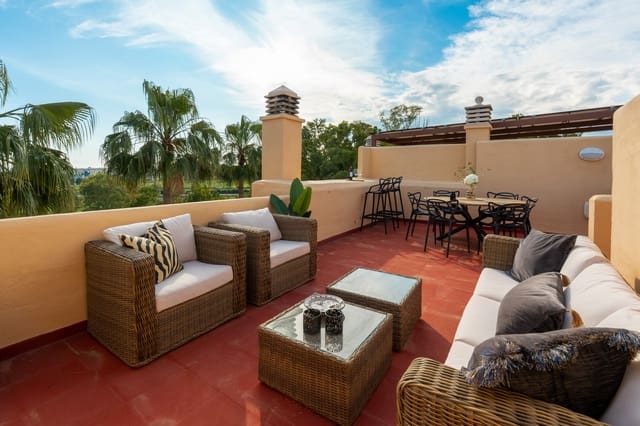 4 quarto Casa em Banda para venda em La Dama de Noche - La Alzambra, Marbella com piscina - 695 000 € (Ref: 9823331)