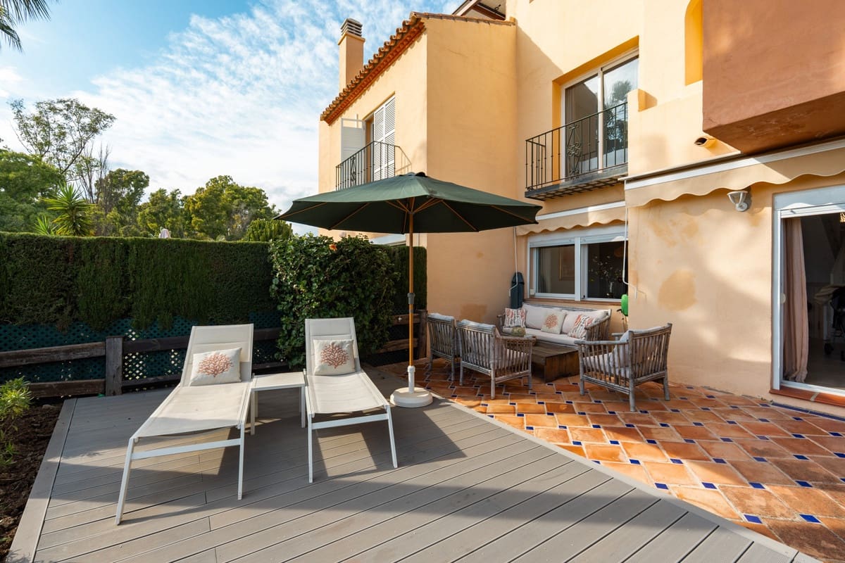 4 quarto Casa em Banda para venda em Nueva Andalucia com piscina - 695 000 € (Ref: 9823331)