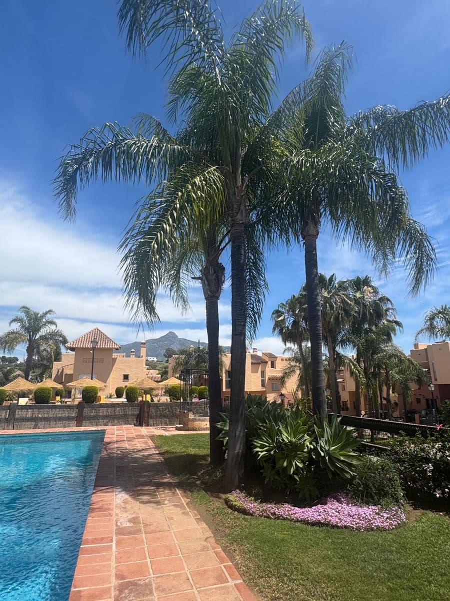 4 quarto Casa em Banda para venda em Nueva Andalucia com piscina - 695 000 € (Ref: 9823331)