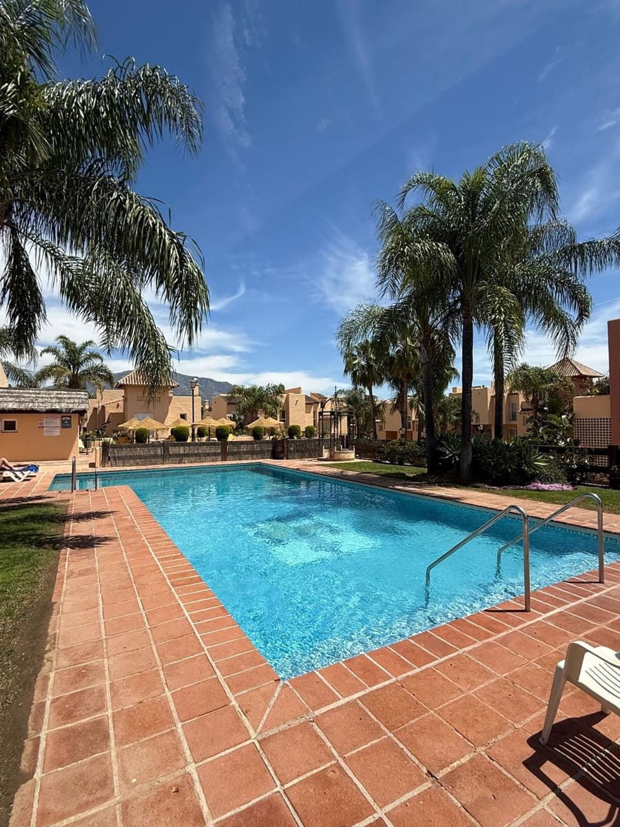 4 quarto Casa em Banda para venda em Nueva Andalucia com piscina - 695 000 € (Ref: 9823331)
