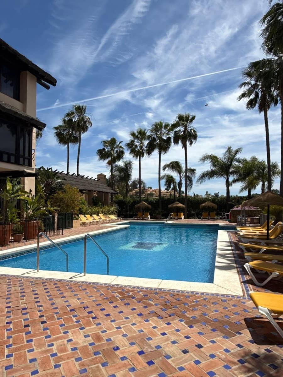 4 quarto Casa em Banda para venda em Nueva Andalucia com piscina - 695 000 € (Ref: 9823331)