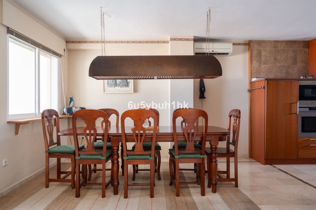 4 soveværelse Byhus til salg i Benalmadena med garage - € 680.000 (Ref: 9823332)