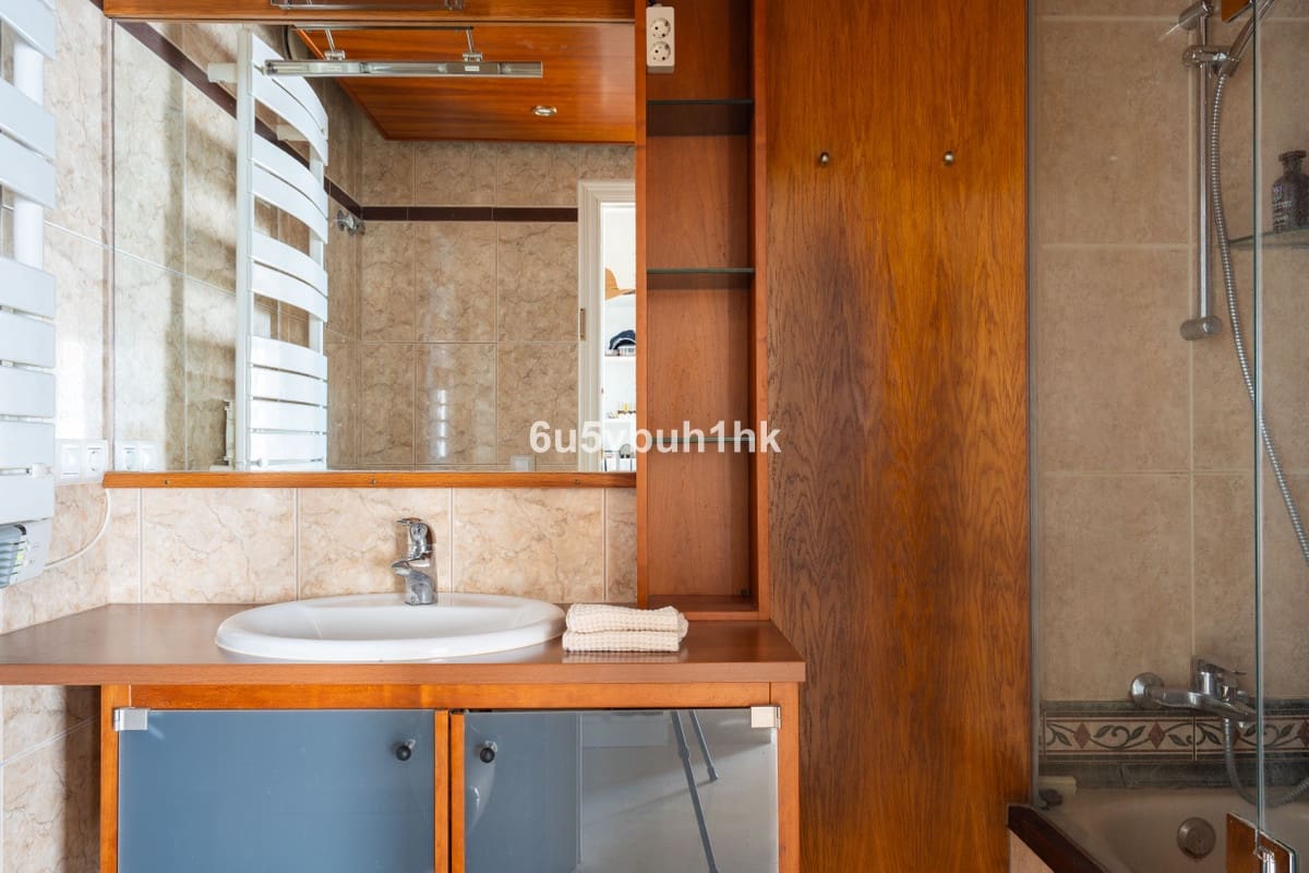 4 soveværelse Byhus til salg i Benalmadena med garage - € 680.000 (Ref: 9823332)