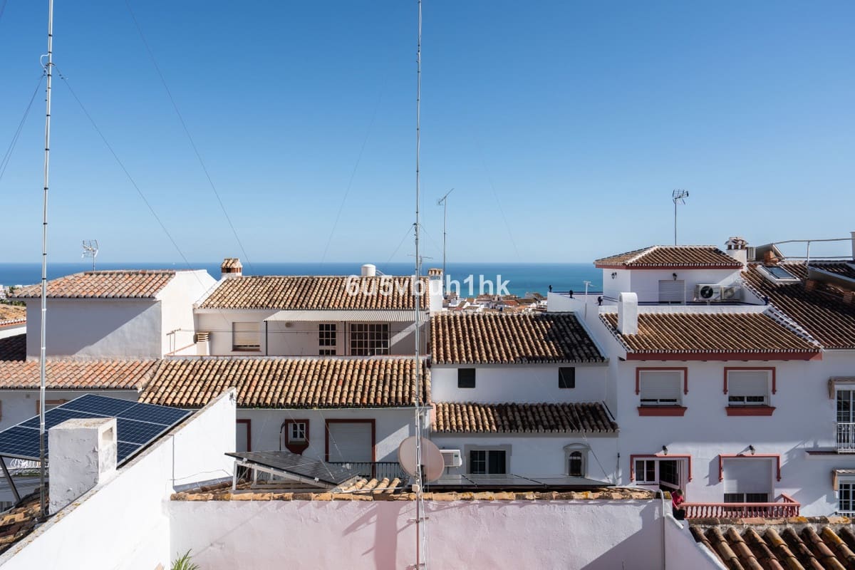 4 soveværelse Byhus til salg i Benalmadena med garage - € 680.000 (Ref: 9823332)