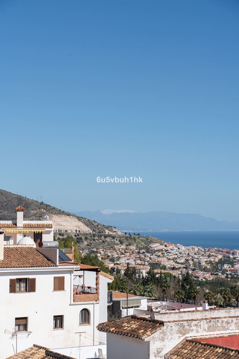 4 soveværelse Byhus til salg i Benalmadena med garage - € 680.000 (Ref: 9823332)