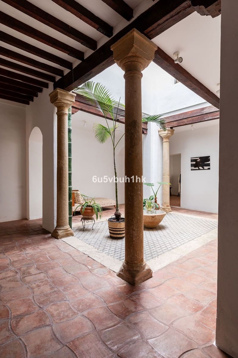 8 soveværelse Byhus til salg i Malaga by - € 1.749.000 (Ref: 9823333)