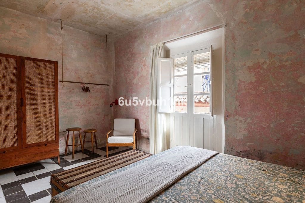 8 soveværelse Byhus til salg i Malaga by - € 1.749.000 (Ref: 9823333)