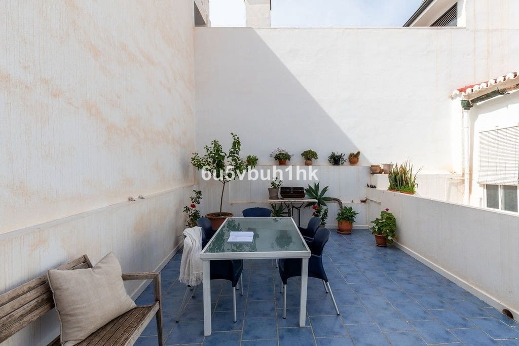 8 soveværelse Byhus til salg i Malaga by - € 1.749.000 (Ref: 9823333)
