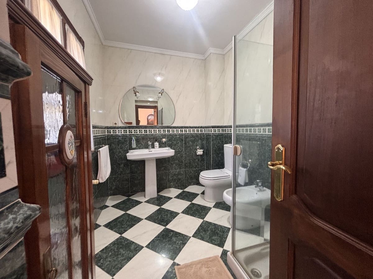 3 makuuhuone Paritalo myytävänä paikassa Nueva Andalucia mukana uima-altaan - 995 000 € (Ref: 9823334)