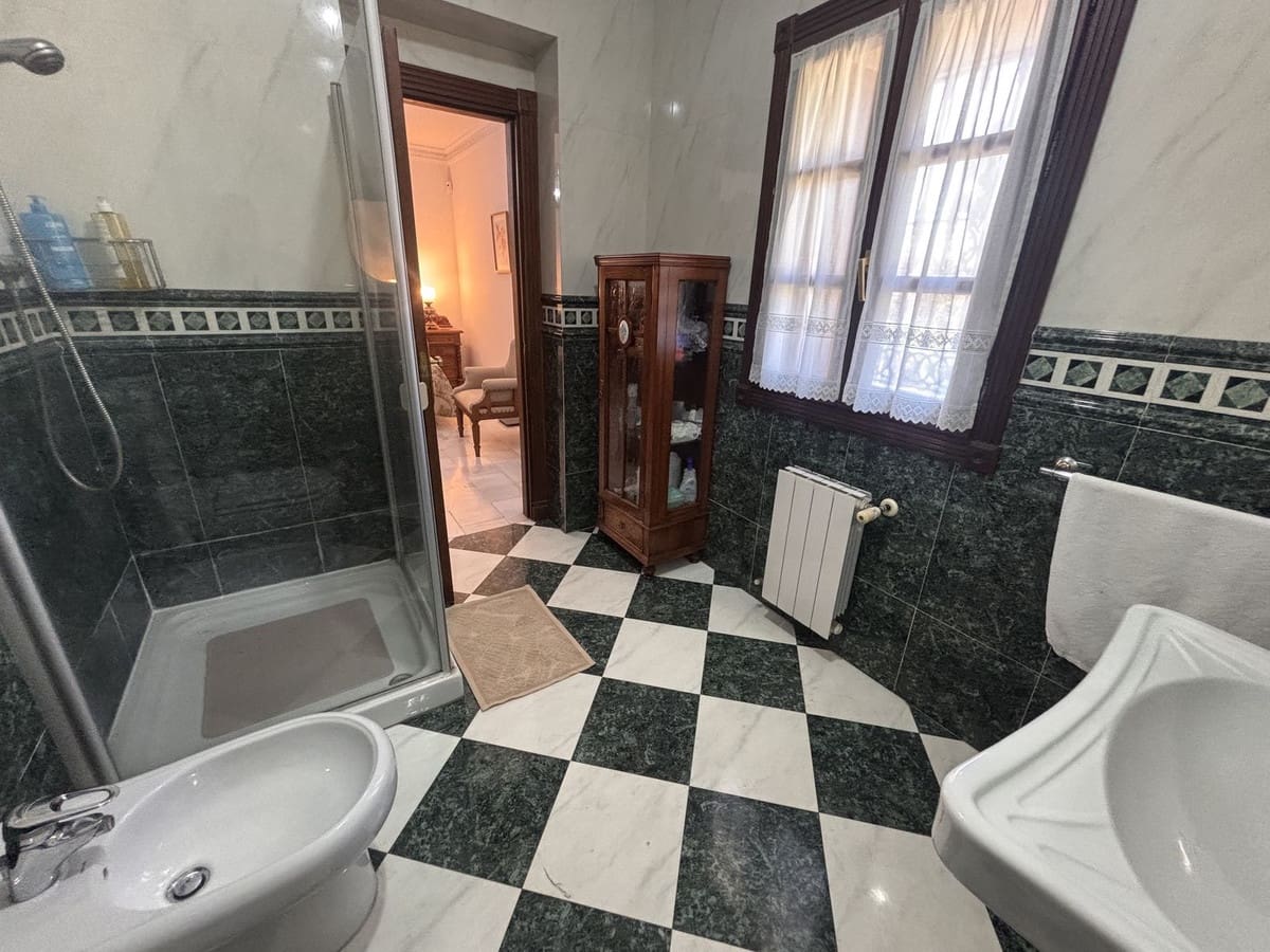 3 makuuhuone Paritalo myytävänä paikassa Nueva Andalucia mukana uima-altaan - 995 000 € (Ref: 9823334)