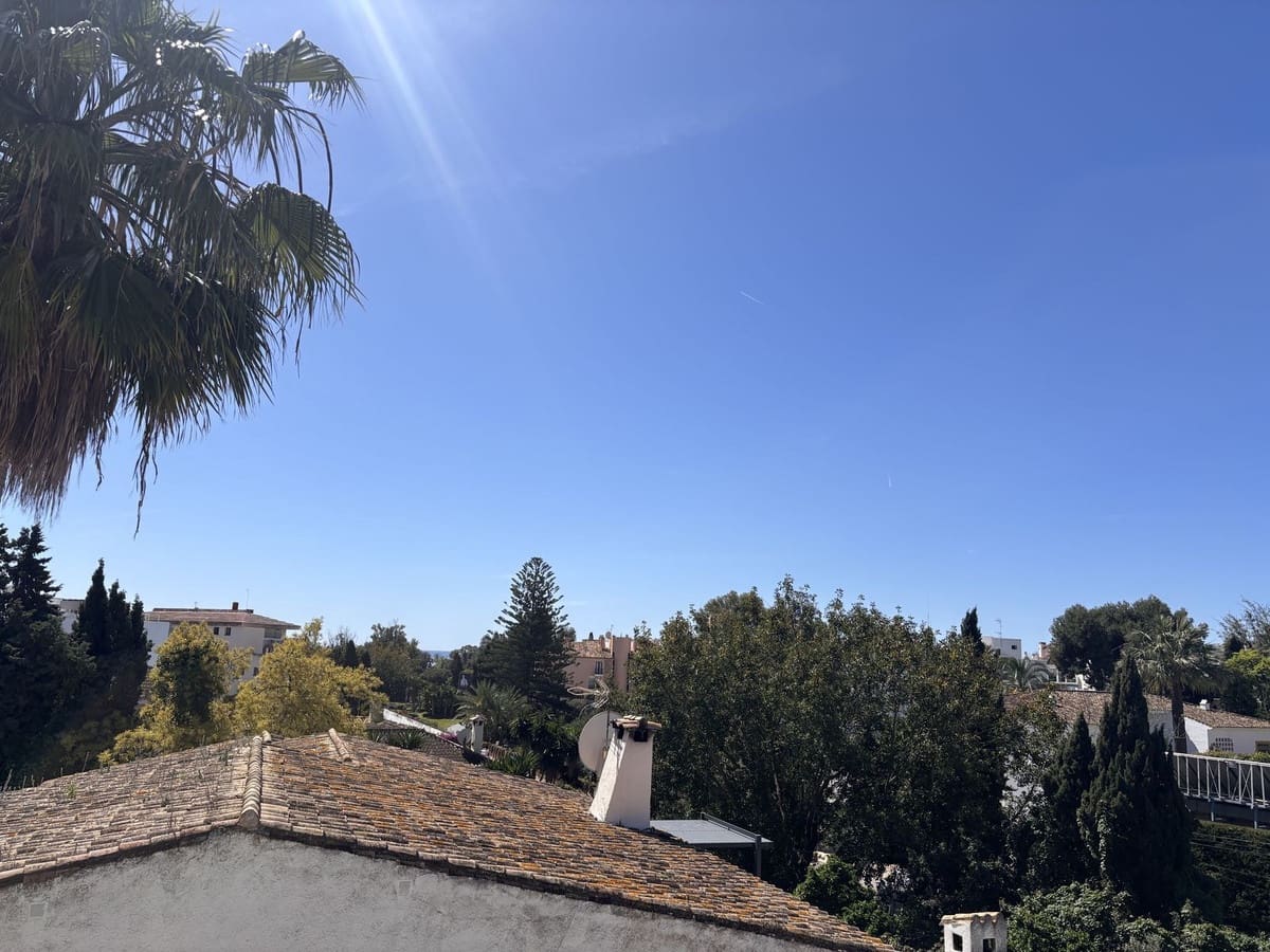 3 makuuhuone Paritalo myytävänä paikassa Nueva Andalucia mukana uima-altaan - 995 000 € (Ref: 9823334)