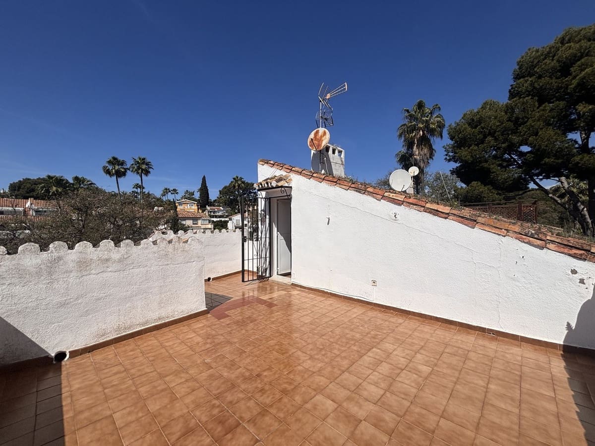 3 makuuhuone Paritalo myytävänä paikassa Nueva Andalucia mukana uima-altaan - 995 000 € (Ref: 9823334)