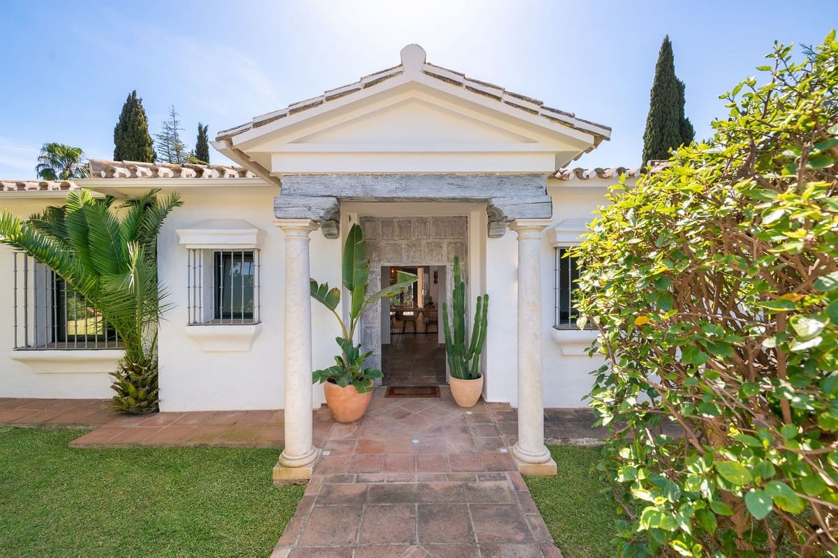 5 Zimmer Villa zu verkaufen in Marbella mit Pool Garage - 2.500.000 € (Ref: 9823335)
