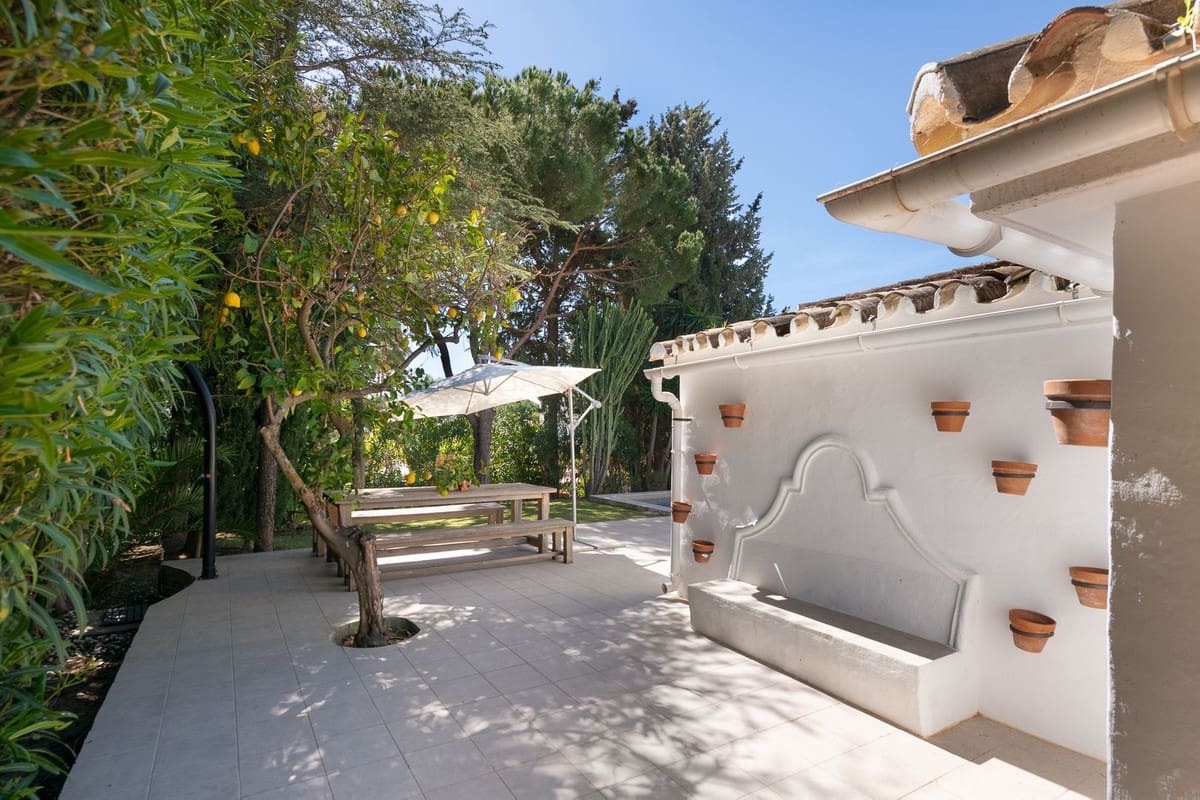 5 Zimmer Villa zu verkaufen in Marbella mit Pool Garage - 2.500.000 € (Ref: 9823335)