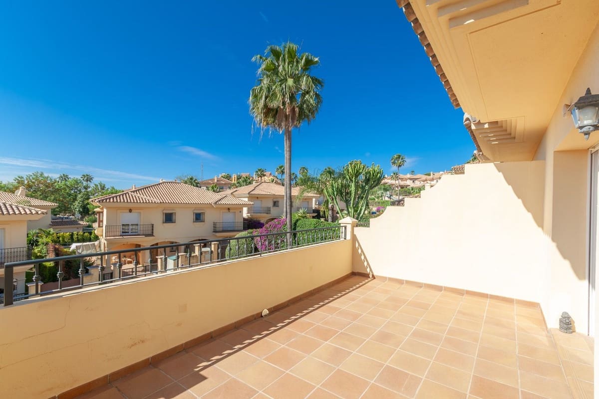 4 camera da letto Villetta Bifamiliare in vendita in Riviera del Sol - 549.000 € (Rif: 9823337)