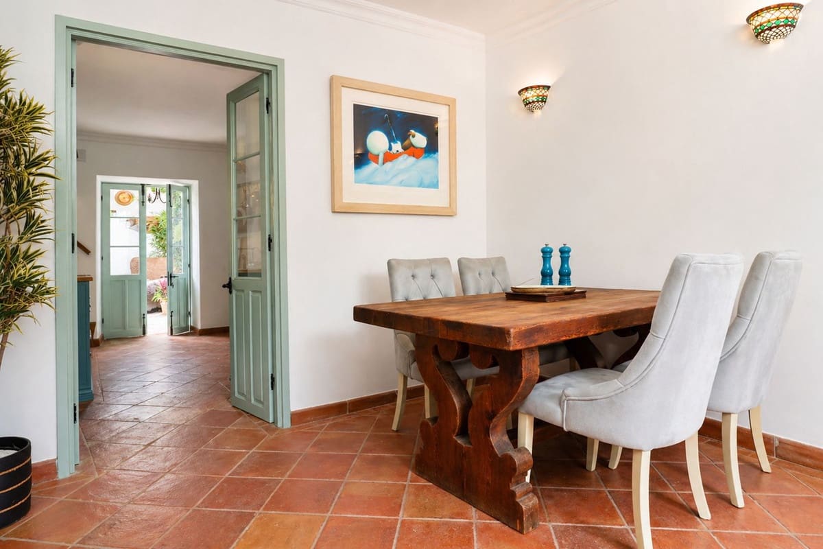 4 Zimmer Haus zu verkaufen in Estepona - 995.000 € (Ref: 9823341)