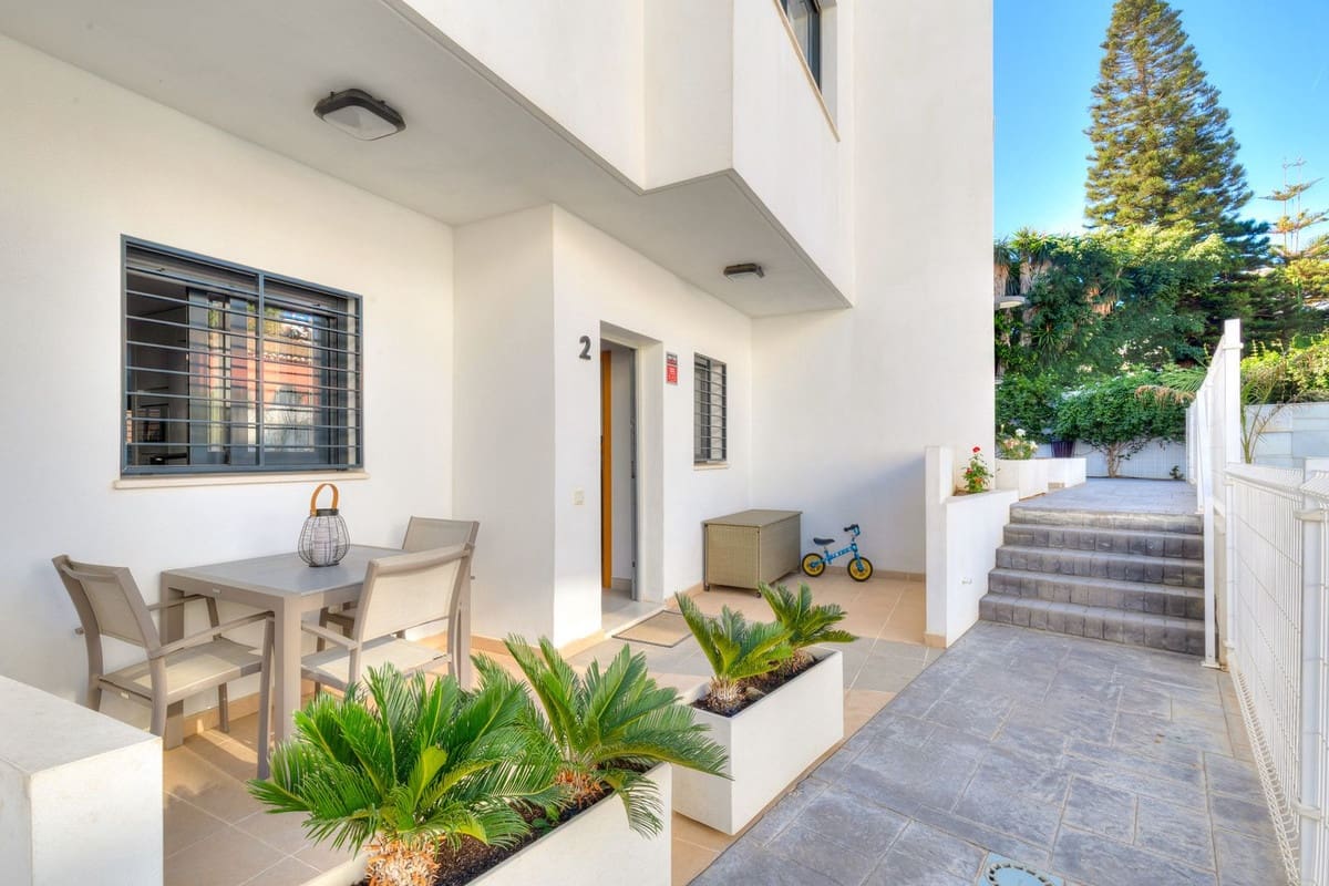 Casa de 3 habitaciones en Fuengirola en venta con piscina garaje - 649.000 € (Ref: 9823343)